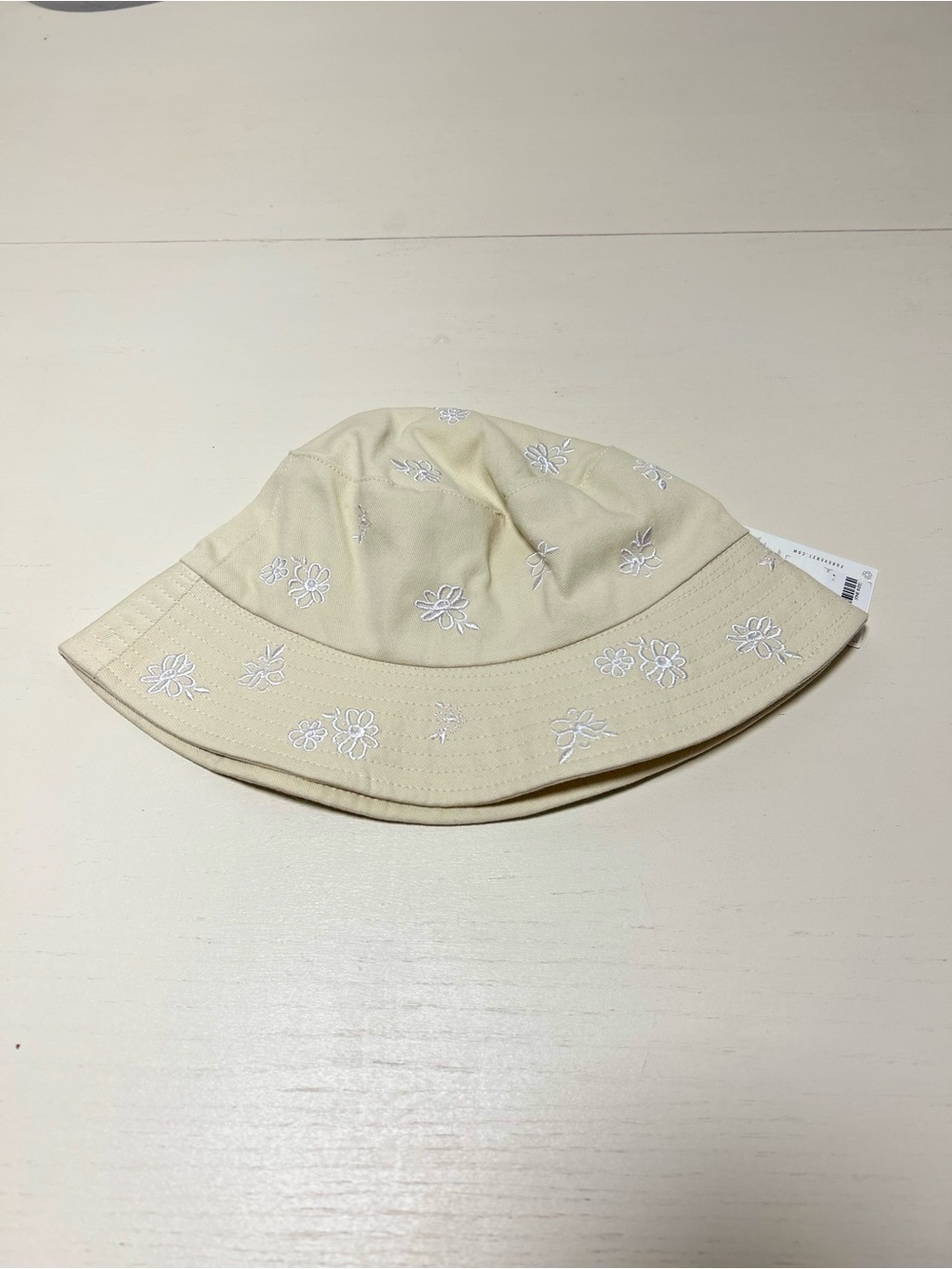 Forever 21 Cream Floral Embroidered Bucket Hat